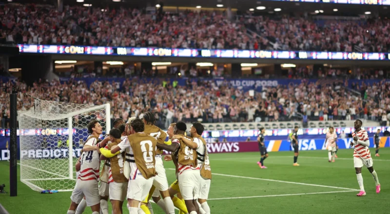Los Angeles conjures up irresistible spectacle as USA sparkle in opening act | Barney Ronay