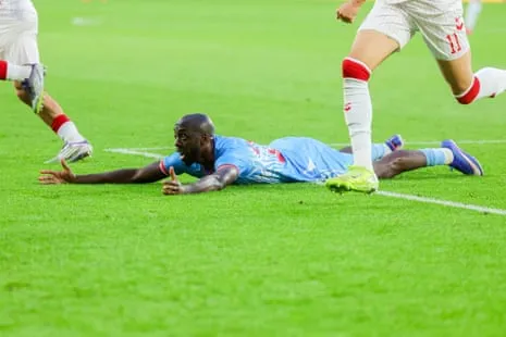 Yoane Wissa on the floor.
