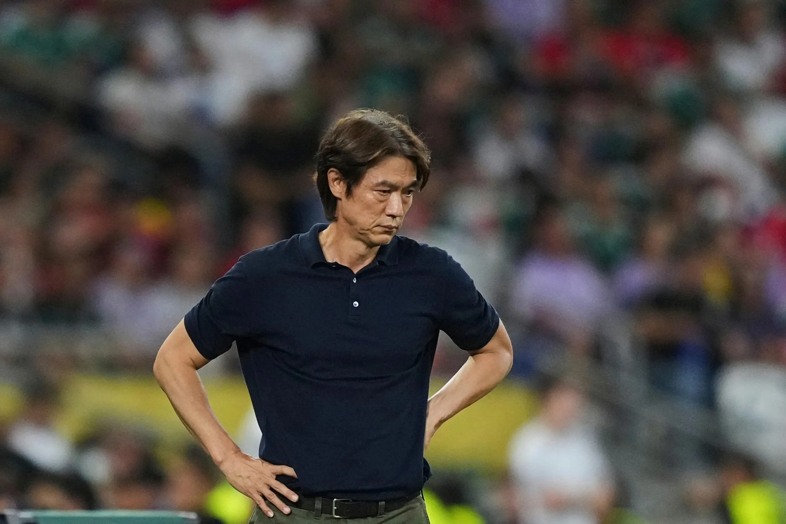 The South Korea head coach, Hong Myung-bo, during the match against South Africa in Guadalupe.